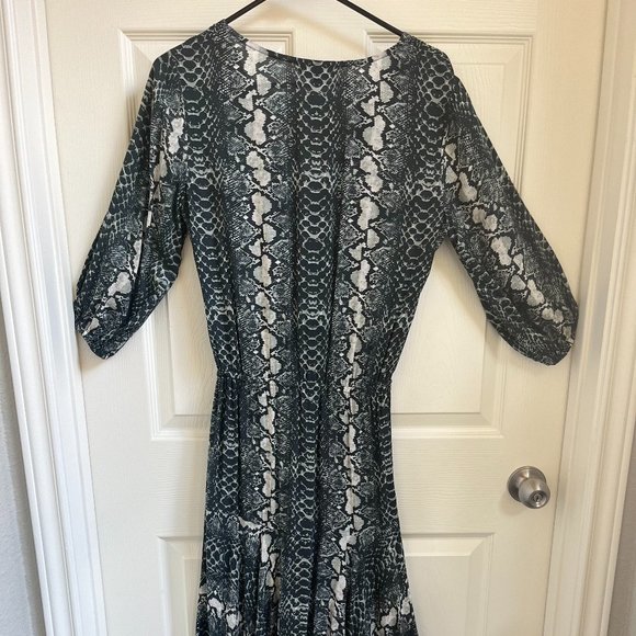 Kivari Maxi Dress - Picture 2 of 6